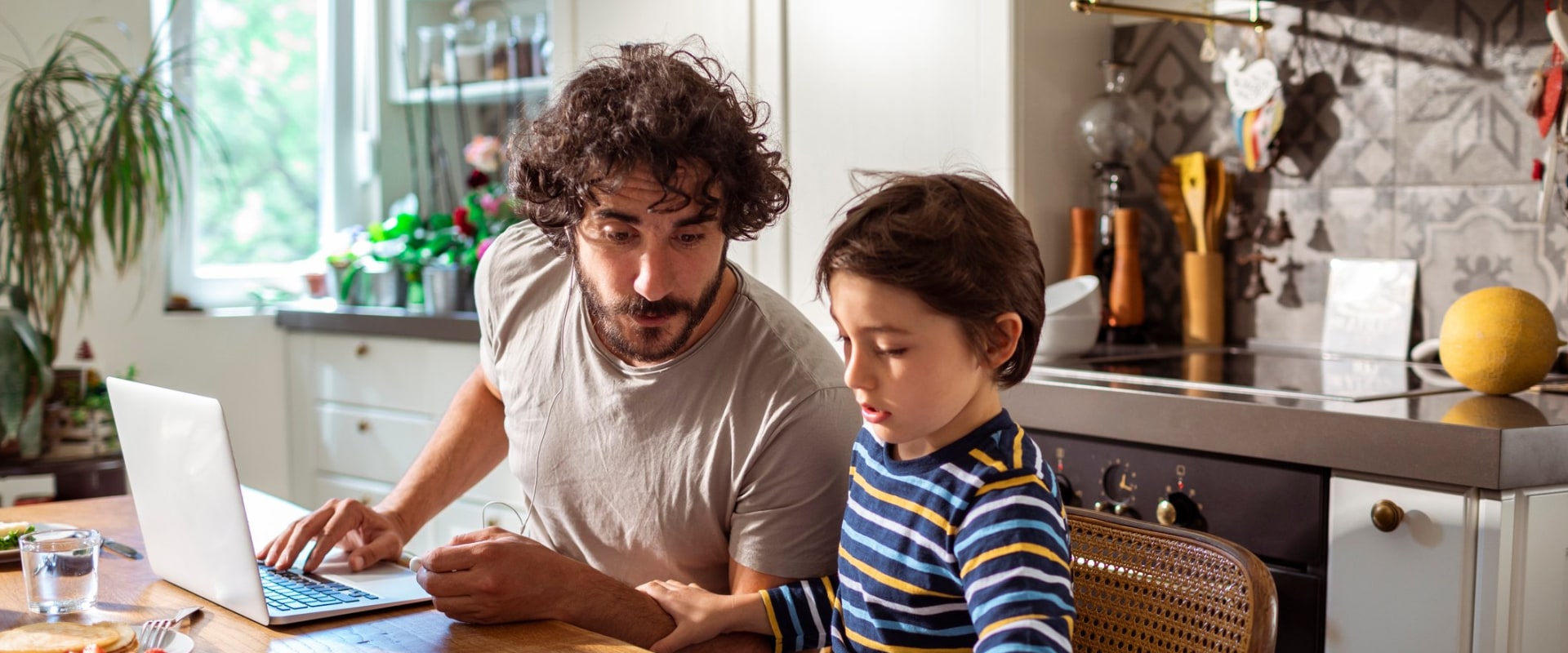 Maximizing Your Law Tutor Search: Online vs In-Person